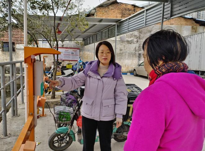 Kaiyun体育网站：【代表风采】杨妙芝：履职尽责为民办实事(图2)